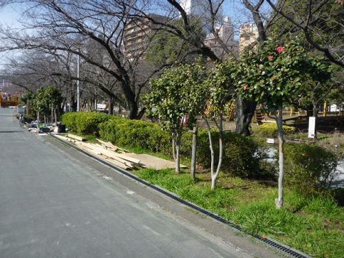 台東区　アート作品設置、基礎工事